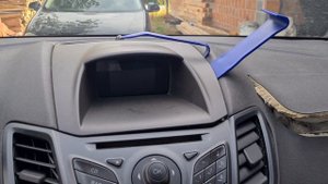 How to remove replace radio Ford Fiesta mk7