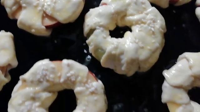 Печём Бублики с Яблоками ? смотреть онлайн