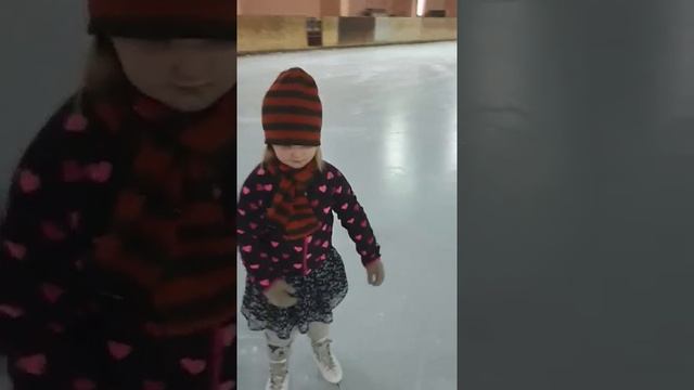 Третье занятие по фигурному катанию. Света Скулиш. "Сюита" смотреть онлайн