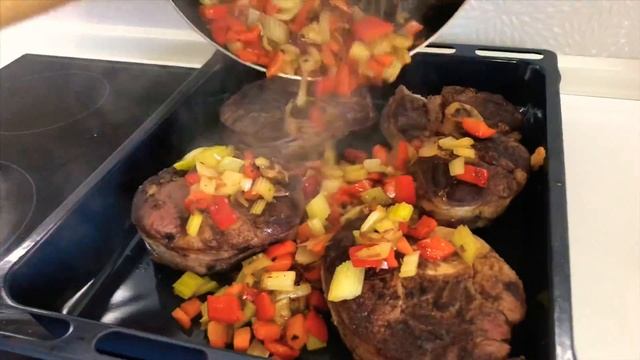 Стейк ? Оссобуко ( osso buco ) с овощами по итальянски . смотреть онлайн