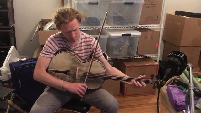 BANJO-VIOLA! Max Baillie's weird and wonderful instruments 1 смотреть онлайн