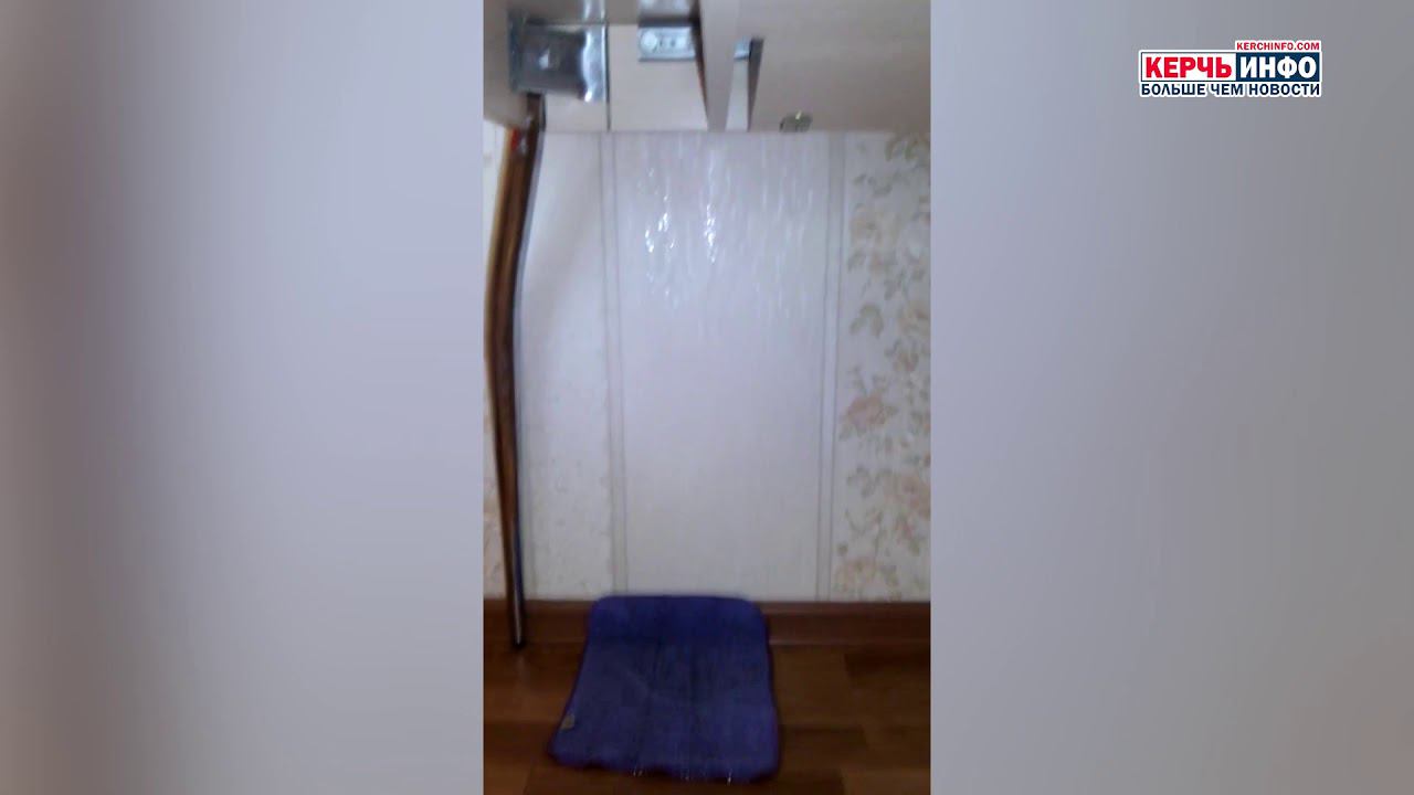 В Керчи затопило квартиру во время дождя смотреть онлайн