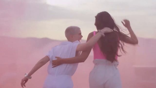 Commercial "Реклама" Cacharel - Yes I Am Fabulous смотреть онлайн