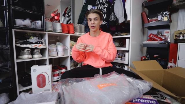 Unboxing a $6000 INSANE Hypebeast Mystery Box! (1 OF 2) смотреть онлайн