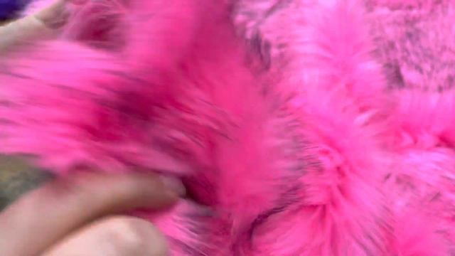 Мех искусственный "Песец розовый(неон) с темными концами. смотреть онлайн