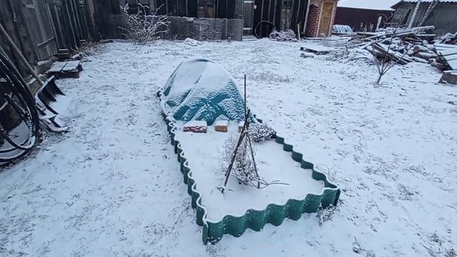 Выпал первый снег. Красота/Хуторок у Реки/Life in the village смотреть онлайн