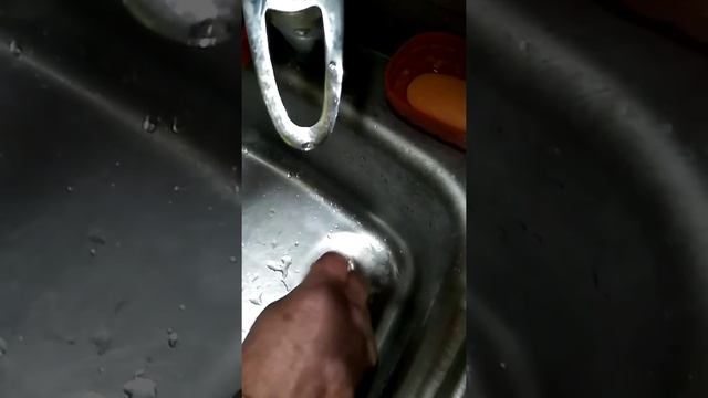 Как прочистить засор в раковине в домашних условиях - часть 1 смотреть онлайн