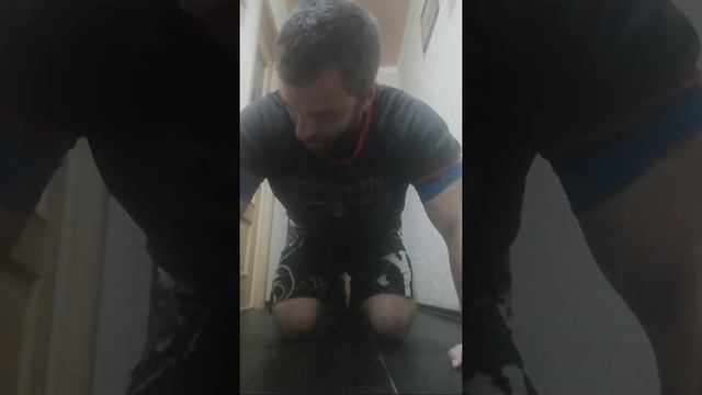 Как накачать грудные и трицепс за 20 минут в день. смотреть онлайн