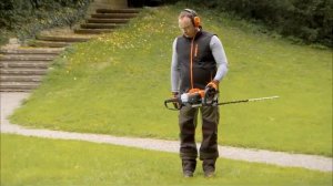 Бензиновые мотоножницы STIHL, удержание и ведение инструмента