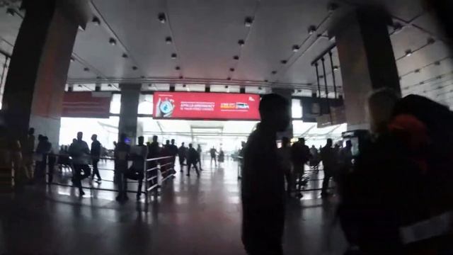 Аэропорт Дели.  Как доехать на такси на Мейн Базар.  Заселение в отель. смотреть онлайн
