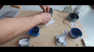 Как подключить проходной выключатель