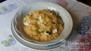Каша из гороховых хлопьев с курицей и зеленью