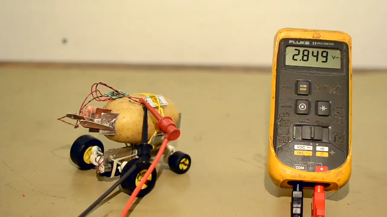 Робот картошка. Энергия из картошки. Электро картошка. Беспилотная картошка. Робот зарядное устройство
