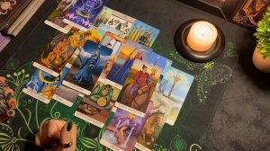 ?СКУЧАЕТ ЛИ?? КАК ЖИВЕТ БЕЗ ВАС??? | Онлайн-расклад таро