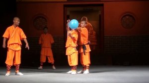 У-шу шоу в монастыре Шаолинь