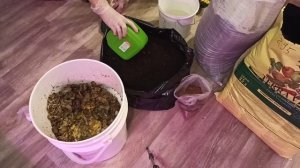 Приготовление компоста в домашних условиях с применением ферментированных кухонных отходов.