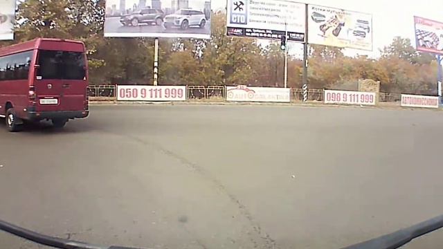 Наглый маршрутчик г. Николаев маршрут №15