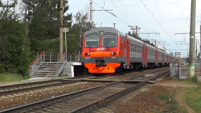 Электропоезд ЭД4М-0054 перегон Гжель - Овражки смотреть онлайн