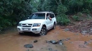 Mitsubishi Montero 2001 "Light off road"