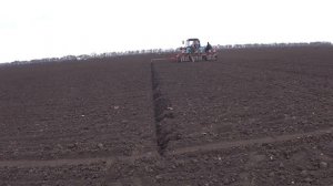 М Т З-1221 и Сеялка AGRIKOLA посев лука и капусты!