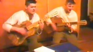 По пустым аллеям парка