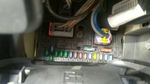 Peugeot 407 SW OBD2 Diagnostic Port Local and Fusebox
