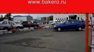Автоинструктор.Разворот в три приема. Renault Logan