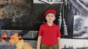 Р.Рождественский "Помните"  Гольдшмидт Лаэрт, 7 лет