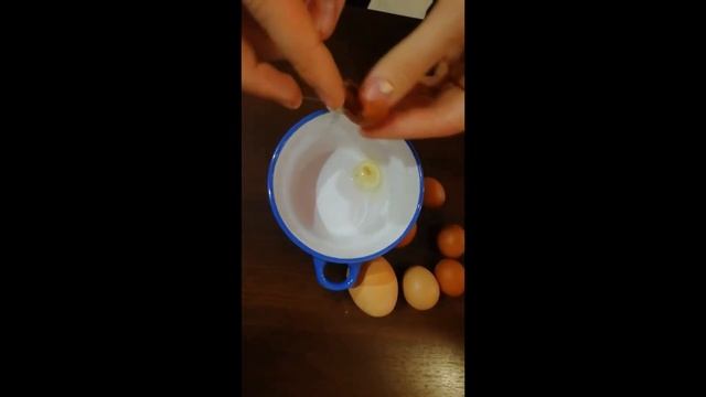 Яйца малыши. Маленькие яйца кур несушек