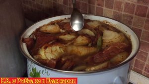 Готовим вкусную свиную варено-копченую грудинку дома.Готовим копченую грудинку дома,без коптильни.