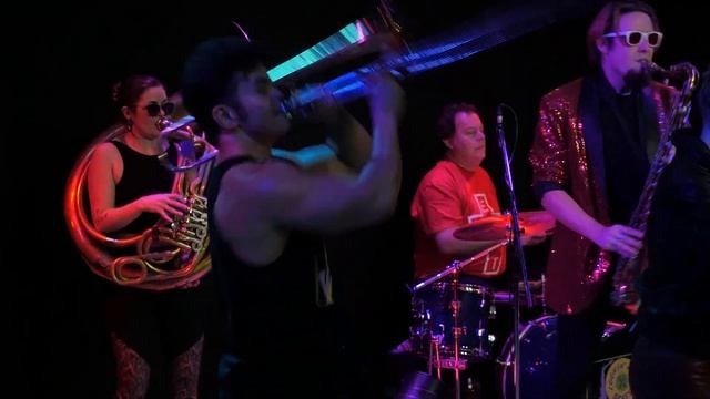 Cookin' With Brass Promo смотреть онлайн