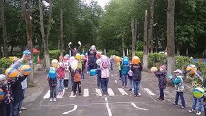 Флешмоб "Должны смеяться дети"