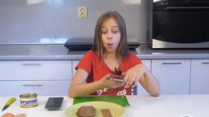 Боты готовят мне завтрак из случайных ингредиентов ? Яндекс Алиса против Сири