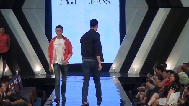 CIPUTRA WORLD FASHION WEEK 2014 ARMANI JEANS смотреть онлайн