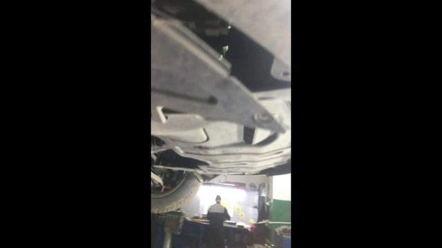 KIA Cerato 2015г. Устанавливаем диодные лампы в противотуманки. смотреть онлайн