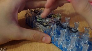 Кольцо Цветочек из резинок на станке Rainbow loom