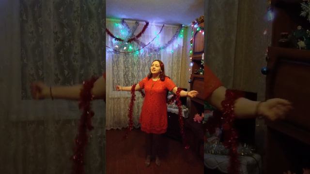 поёт автор песни Счастливые месяцы