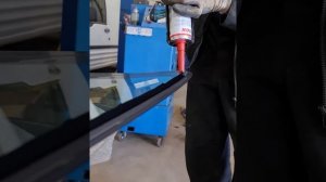 Вклейка лобового стекла на автомобиль.