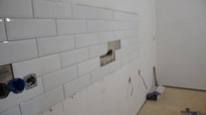 Укладка плитки "кабанчик" на фартук//МУЖСКОЕ слово в ремонте про пол, двери, водопровод и котел