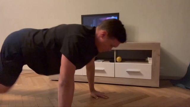 Отжимания каждый день. 100 по 100 раз. День 37. смотреть онлайн