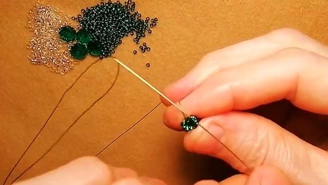 #handmade #сережкиизбисера @Kivbeadsmodern "Изумрудные серьги из бисера" (новинка)