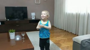 Кирюха танцует песню чтобы покакать