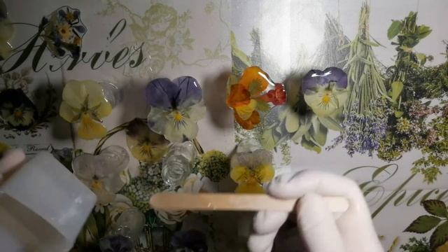 DIY / Броши из эпоксидной смолы.  Анютины глазки. #украшенияизэпоксиднойсмолы