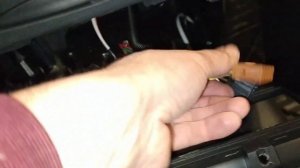 Как вставить пины в iso разьем магнитолы Тревел.