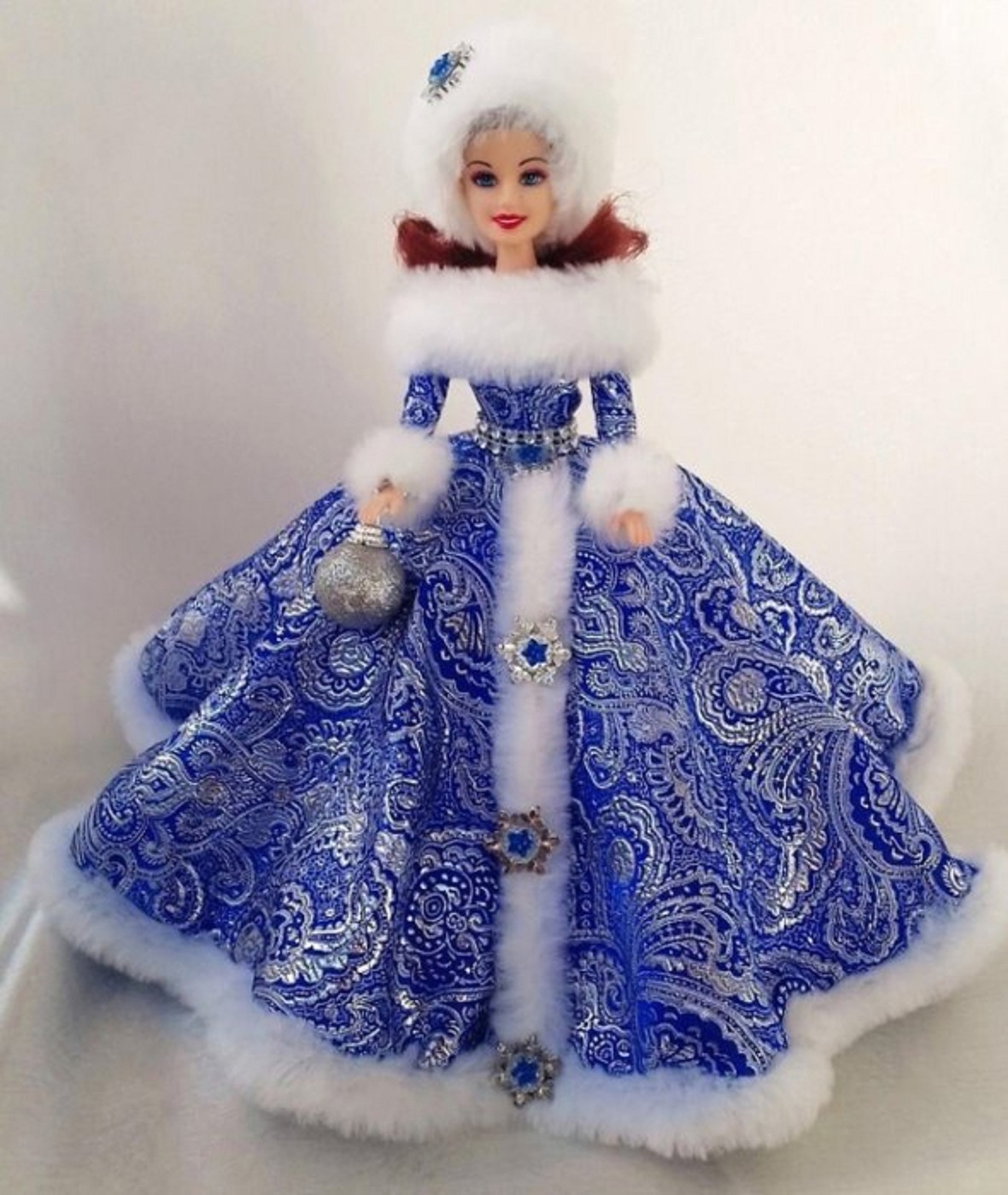 Платье Снегурочки для куклы