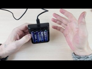 XTAR L4 KT зарядное для Li-ion и 1.2V Ni-MH и аккумуляторы ААА 1.5V