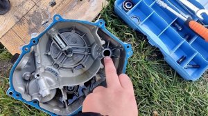 Снял крышку сцепления. Заказал запчасти .