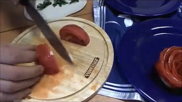 Делаем розочку из помидоров для украшения блюд