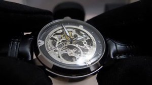 Обзор мужских наручных часов Emporio Armani Meccanico Skeleton AR4625