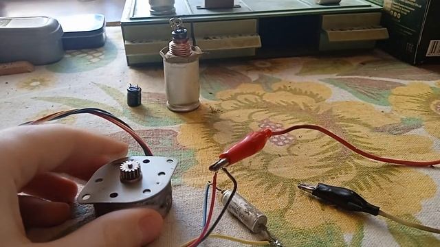 Как запустить ШАГОВЫЙ ДВИГАТЕЛЬ от ПРИНТЕРА без драйвера? И почему это НЕ работает? смотреть онлайн